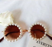 Load image into Gallery viewer, Pearl Style Sunglasses
