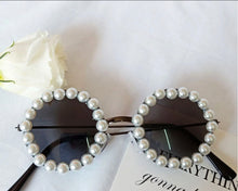 Load image into Gallery viewer, Pearl Style Sunglasses
