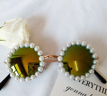 Load image into Gallery viewer, Pearl Style Sunglasses

